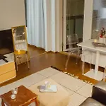 With Great Connections Near Airport, Tikkurila דירה וואנטאה