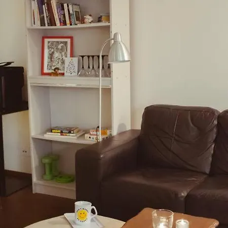 With Great Connections Apartamento