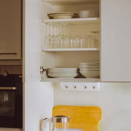 Διαμέρισμα With Great Connections Near Airport, Tikkurila Βάνταα